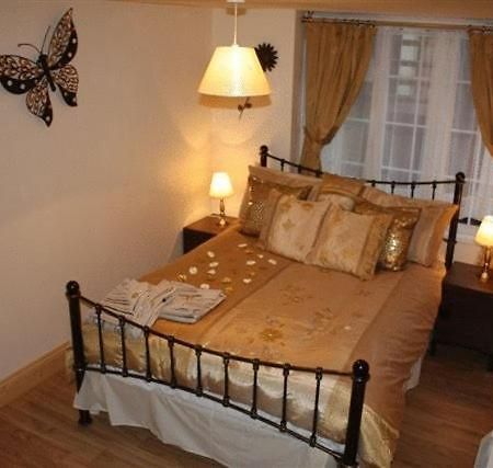 Robertsbridge Retreat At Cornhill Self Catering Apartments Room photo