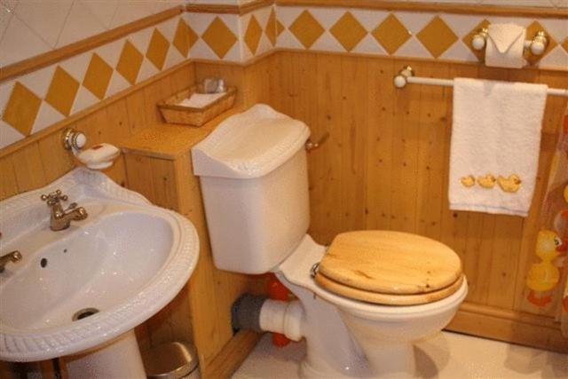 Robertsbridge Retreat At Cornhill Self Catering Apartments Room photo